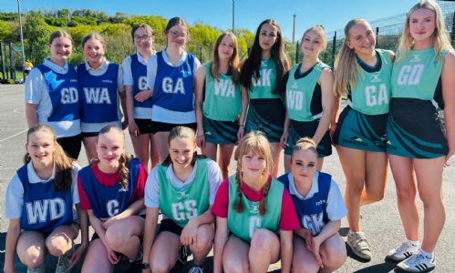 Y10 girls netball teams 